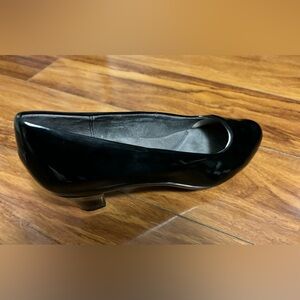 New Aerosols dress shoes. Never worn.